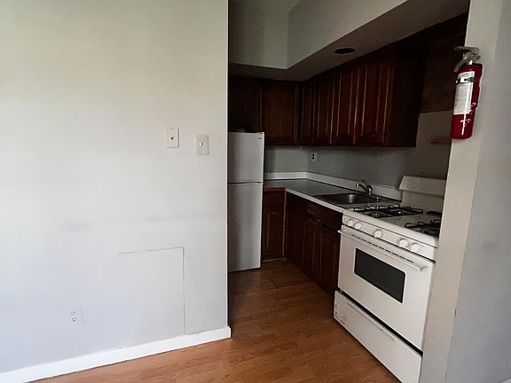 3rd image of 411 S 42nd St APT 104