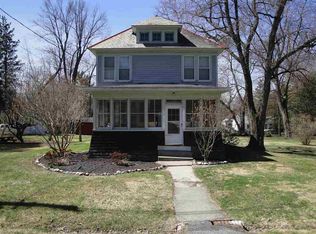 10 Castleton Ave, East Greenbush, NY 12061