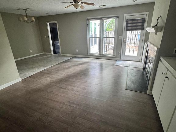 3rd image of 6900 Saxby Ct