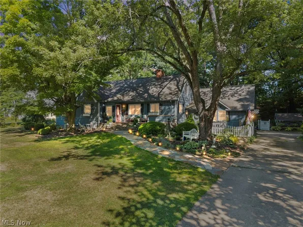 14474 Mill Hollow Ln, Strongsville, OH 44136