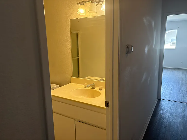 615 E Colorado Blvd #B — Photo 28