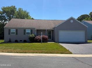 1367 Countryside Dr, Findlay, OH 45840