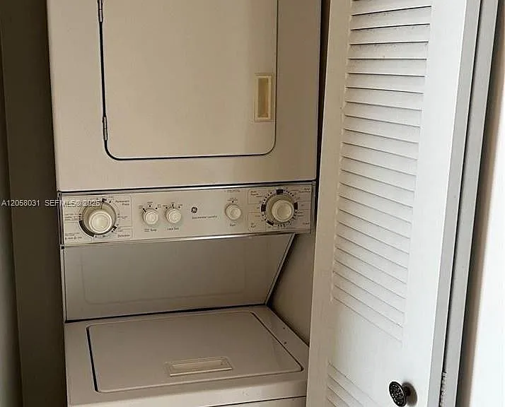 1701 Sunset Harbour Dr #L704 — Photo 25