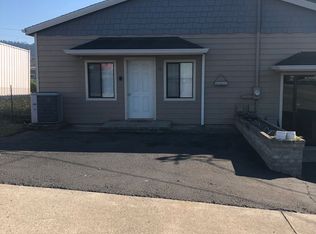 70 Sherry St, Winston, OR 97496