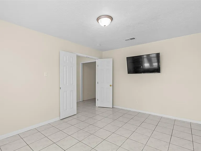 10606 Beckfield Dr — Photo 8