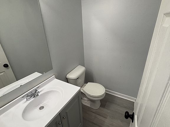 3rd image of 24865 Mayfair St