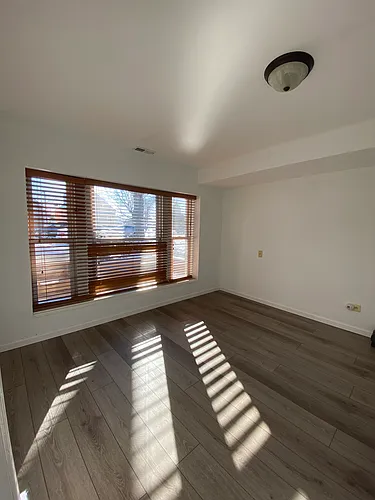 5954 W Leland Ave #BASEMENT Photo 1