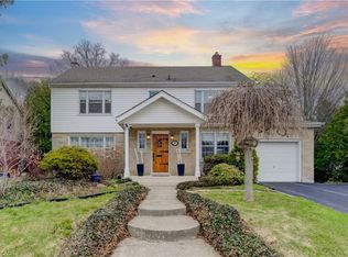 27 Lowrey Ave S, Cambridge, ON N1R 4Z4