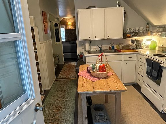 4th image of 285 Gateway Rd Unit 3