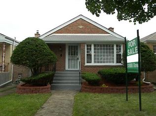8835 S Cornell Ave, Chicago, IL 60617