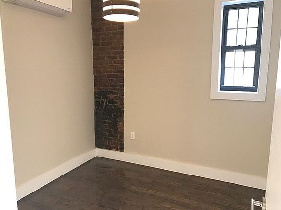 4th image of 1093 Bedford Ave