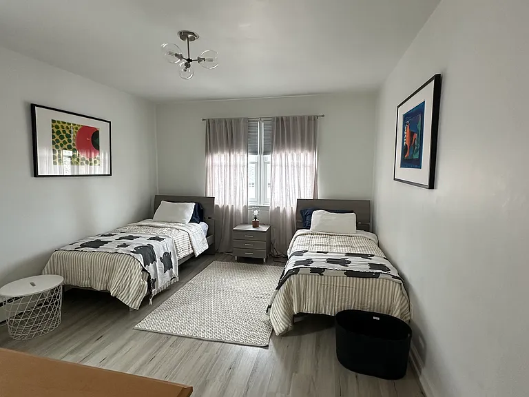 87 Cayuga Ave — Photo 16