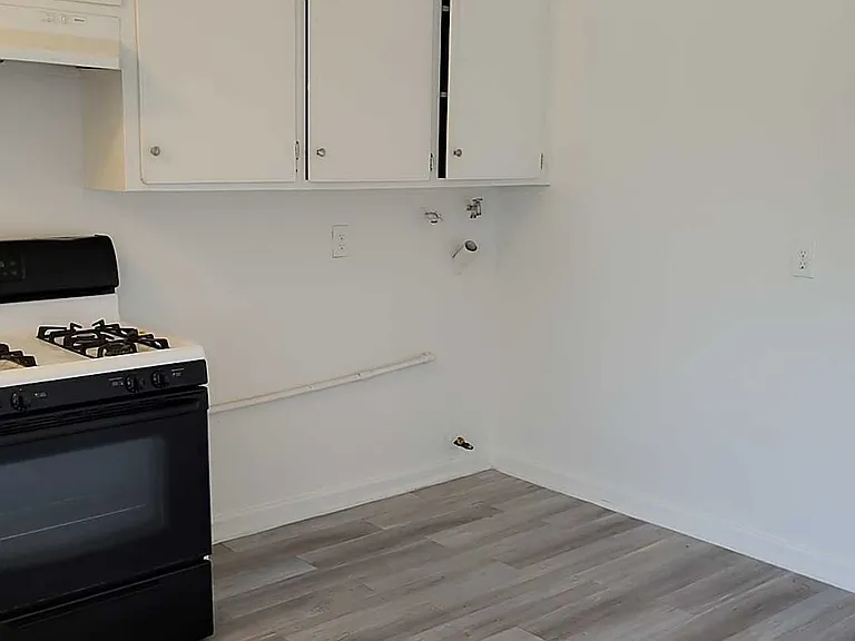 1015 L St #A — Photo 2