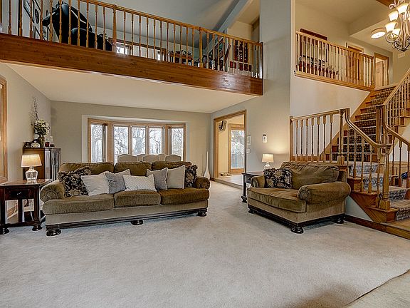 4th image of 818 Knollwood Ct
