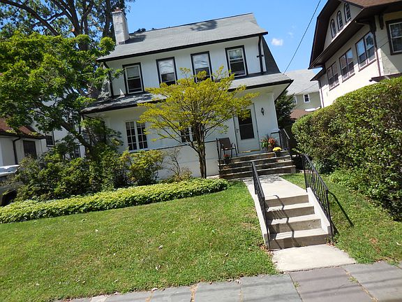 5th image of 276 Claremont Ave