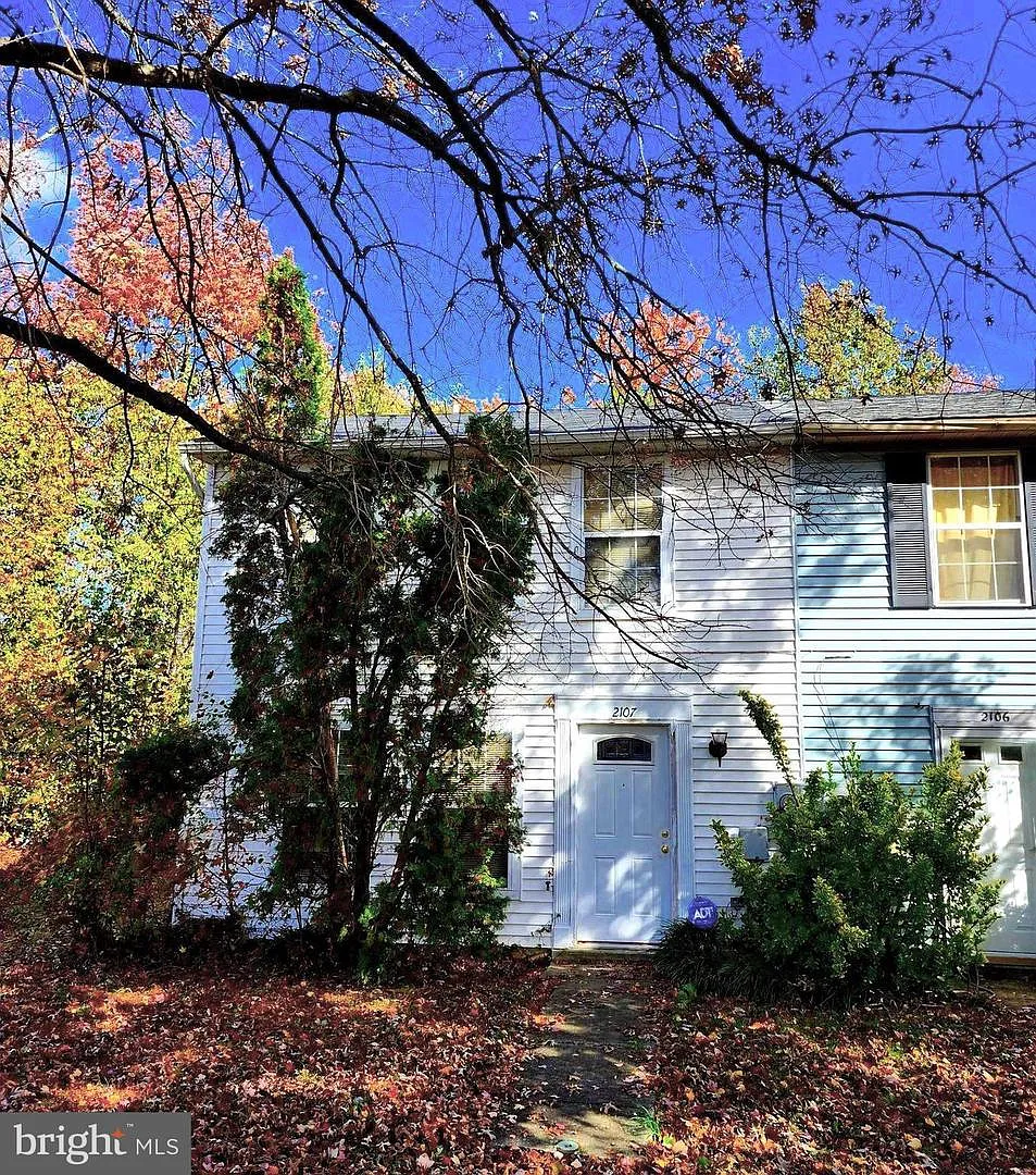 2107 Tanglewood Dr photo 1