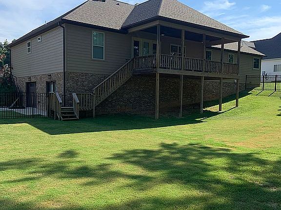 2nd image of 832 Holland Dr