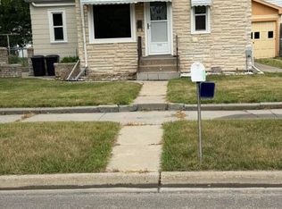 306 S 11th St, Aberdeen, SD 57401