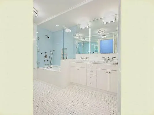 Sold by Stribling | media 18