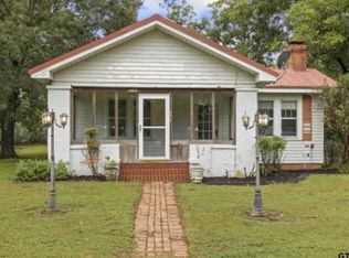 304 Daingerfield St, Naples, TX 75568