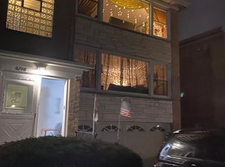 6748 N Harding Ave #1, Lincolnwood, IL 60712