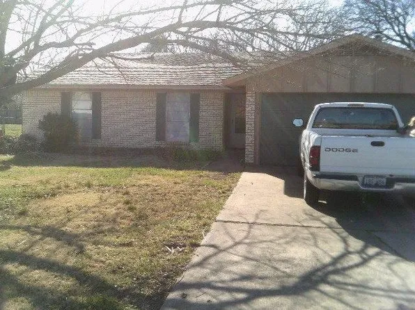 104 Loraine St, Pottsboro, TX 75076