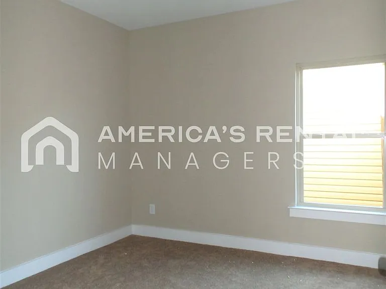 6451 Cheshire Cove Dr — Photo 8