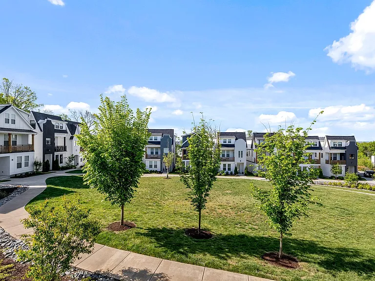 530 Edwin St #10 — Photo 48