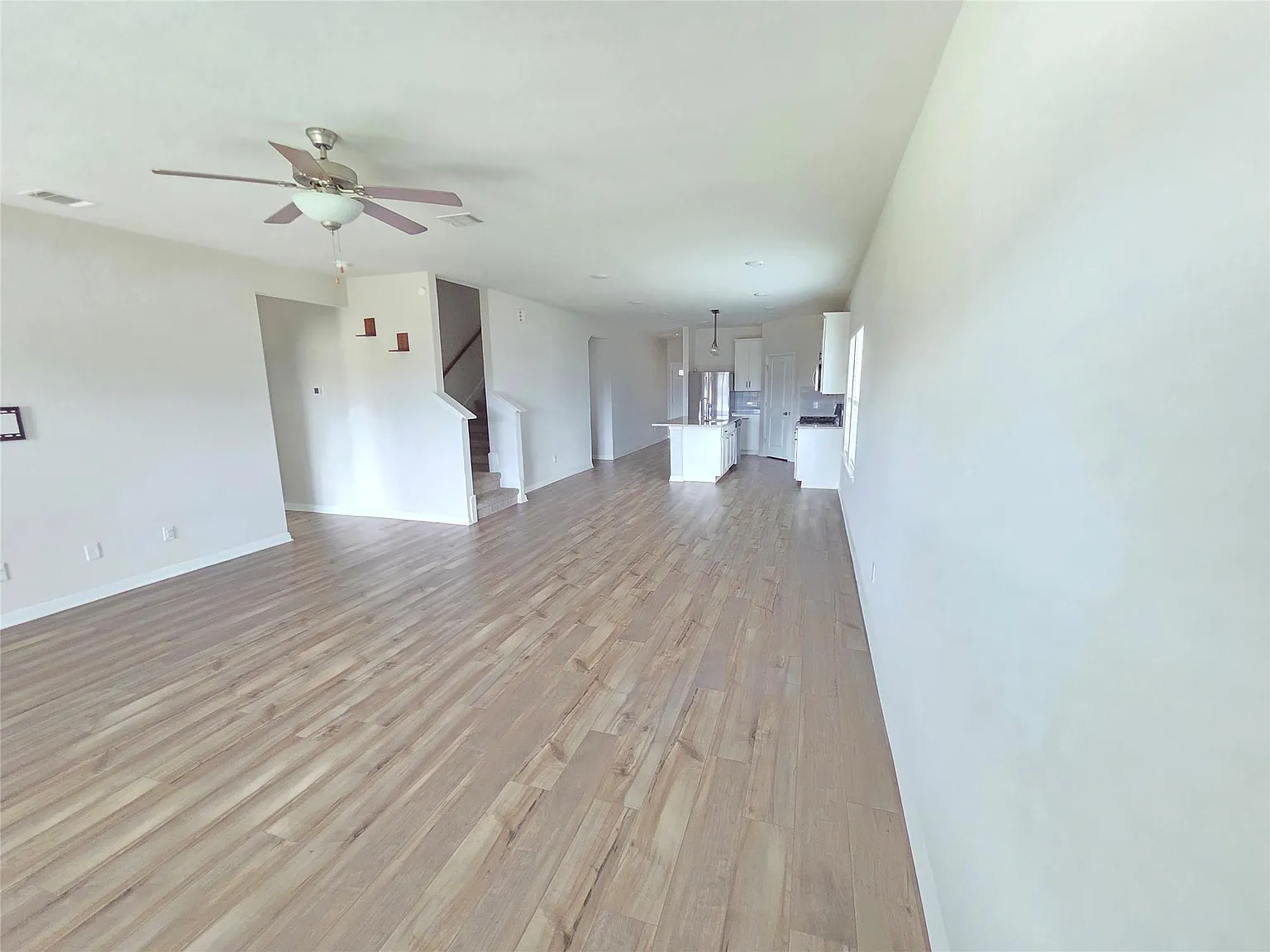 4 bed, 2.5 bath, 2340 sqft, $2,445 — Photo 4
