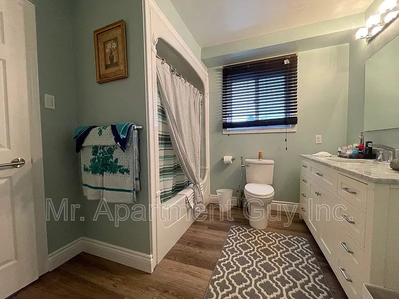 2 bed, 1.0 bath, $1,695 — Photo 4