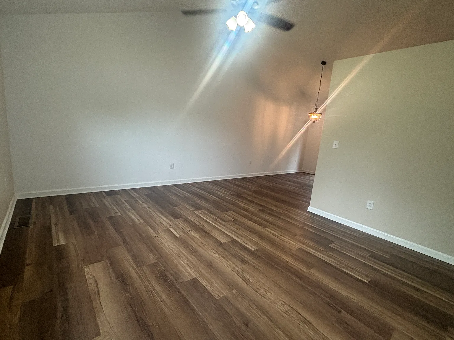 3 bed, 1040 sqft, $1,600 — Photo 4