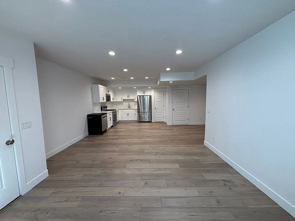 Building Photo - 13326 S Henning Cir #1