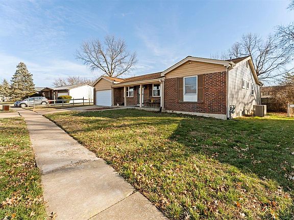 3rd image of 3886 Del Lago Dr