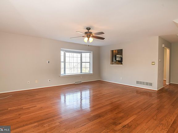 4th image of 5001 E Woodmill Dr
