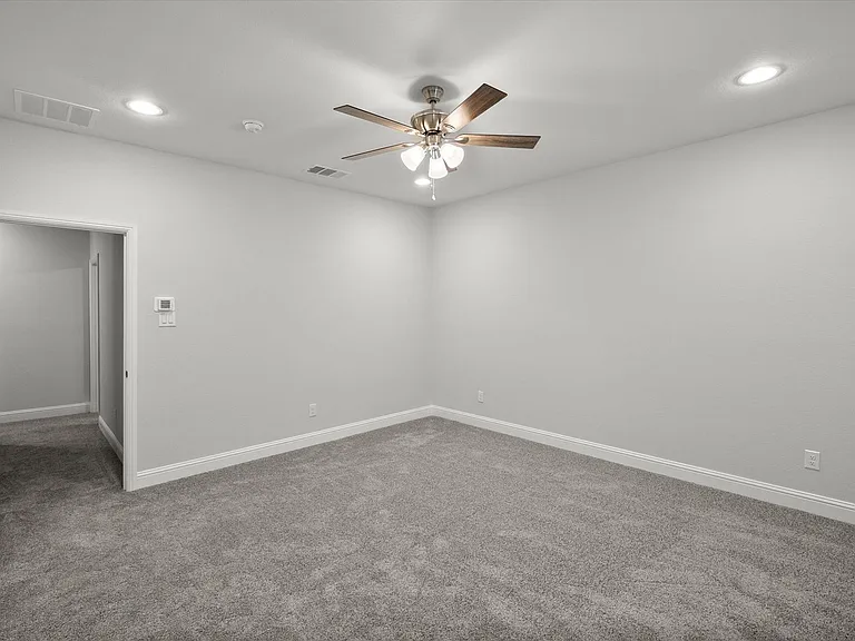 2355 Spring Park Blvd — Photo 32