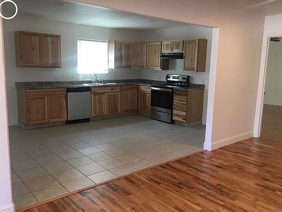 3rd image of 2507 Woodhaven Dr