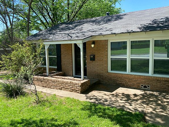 4th image of 2428 Maryel Dr