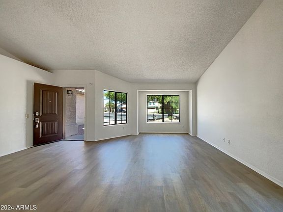 4th image of 4823 W MERCURY Way