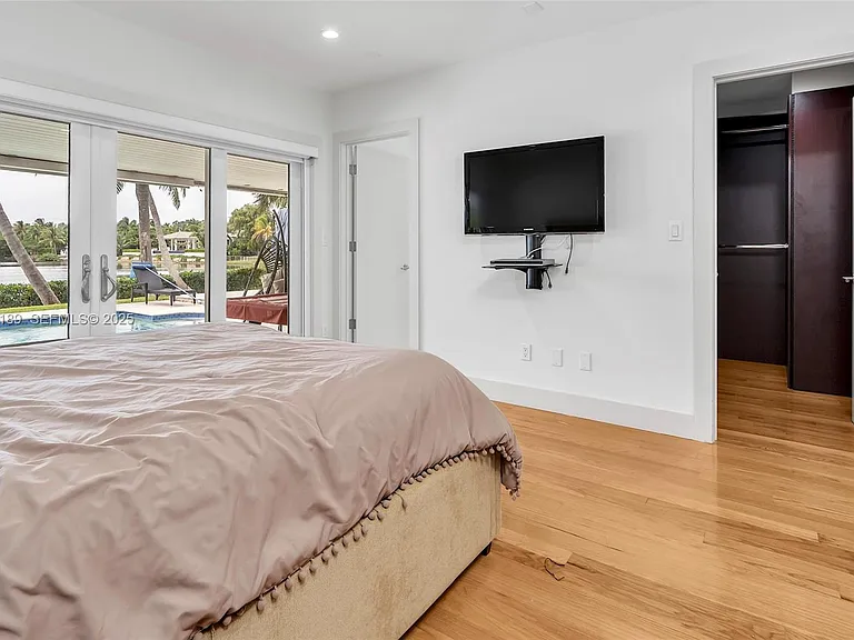 415 Rovino Ave — Photo 43