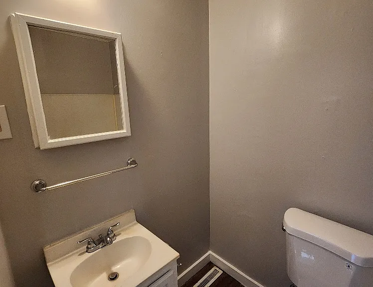 3020 Searsdale Ave — Photo 10