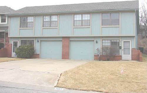 9213-9215 Central