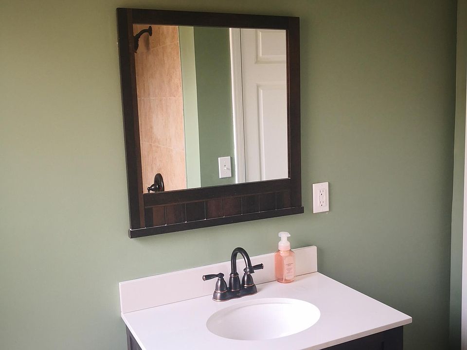 Upstairs Bathroom 2
