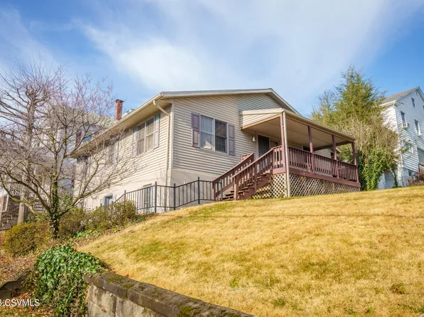1633 W Lynn St, Coal Township, PA 17866