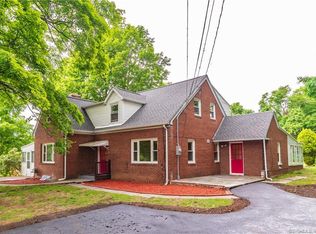 15 Two Mile Rd, Farmington, CT 06032