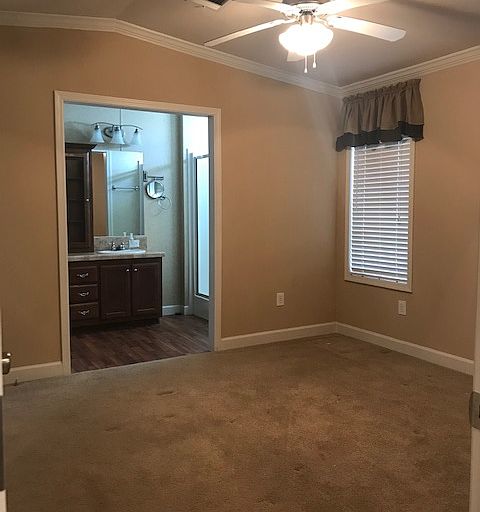 2nd image of 1048 N Alamo Rd