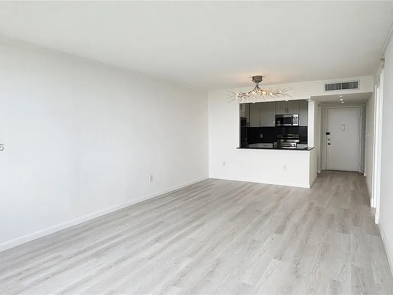 1200 NE Miami Gardens Dr #1005W — Photo 8
