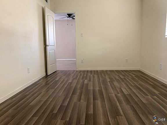 5th image of 887 Rose Ave