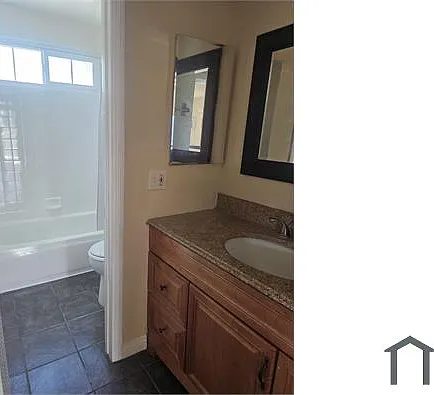14148 Erwin St #4 — Photo 3