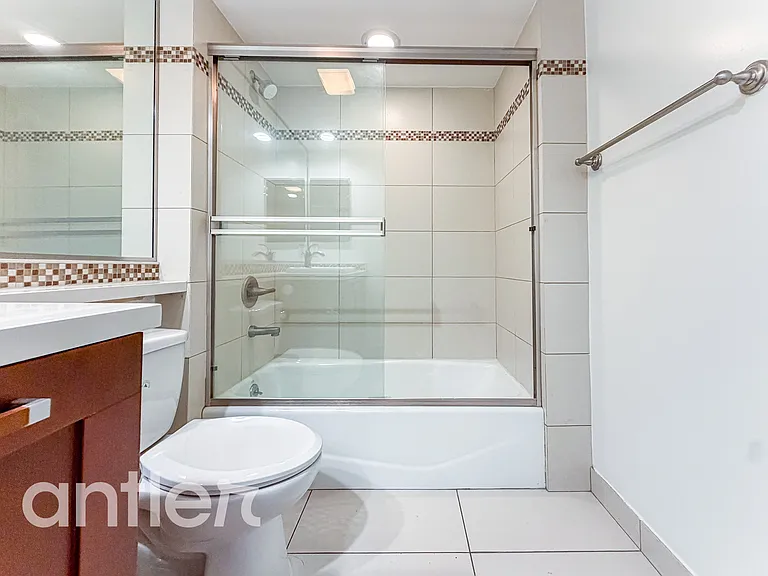 1241 S Sherbourne Dr #G104 — Photo 10