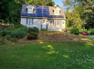 28 Old Thompson St, Palmer, MA 01069